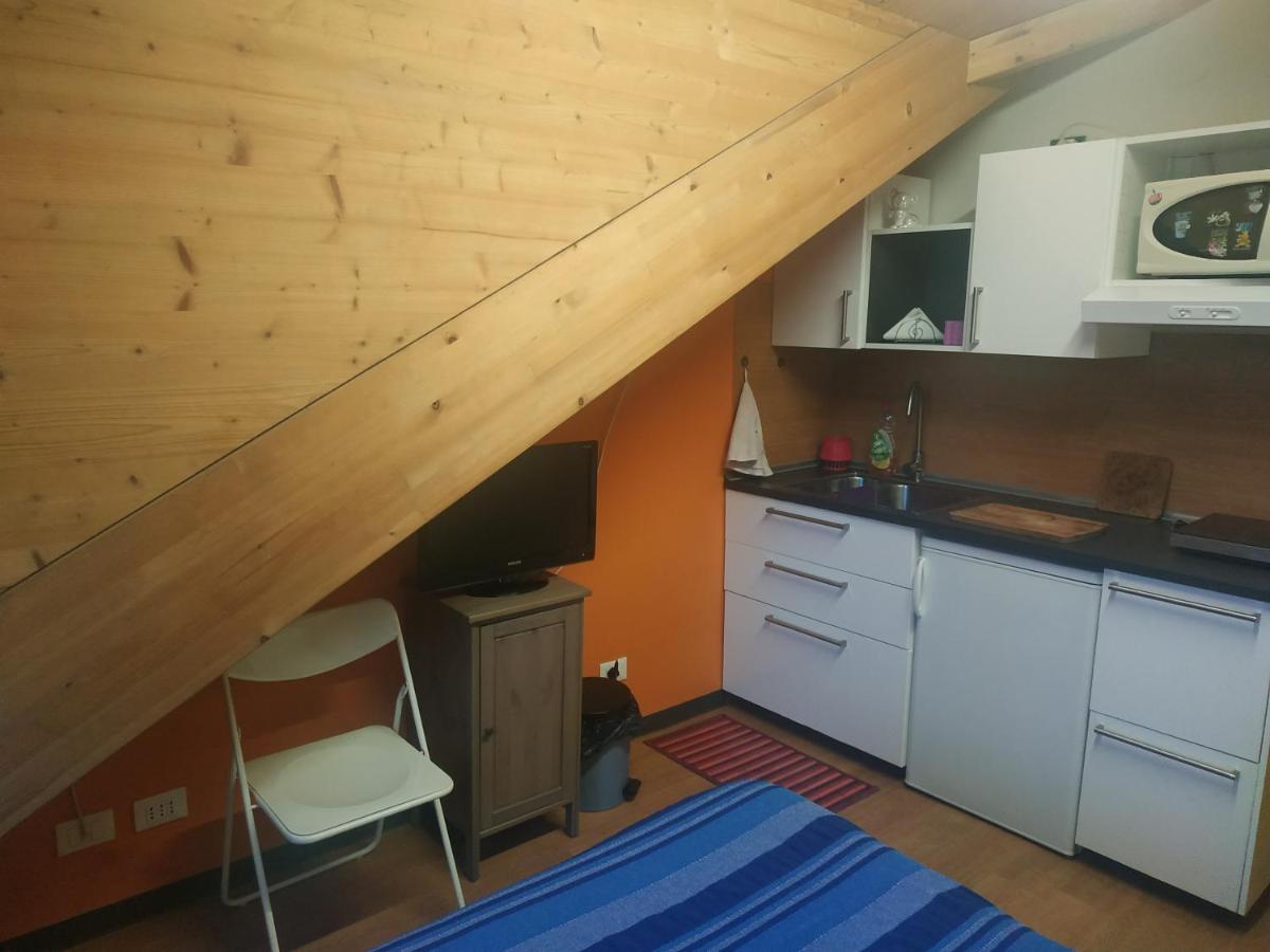 Ferienwohnung Mansarda Arel Turin Exterior foto